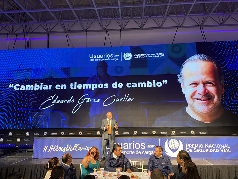 Reconoce el 24º Premio Nacional de Seguridad Vial a mil 200 operadores